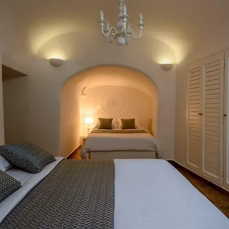 For Seasons Mansion Vothonas (Santorini)