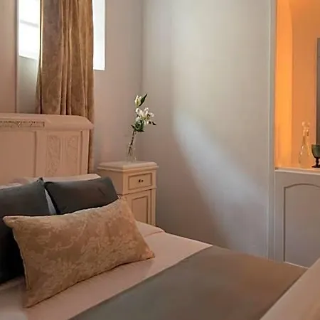 فندق For Seasons Mansion 4*