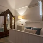 Hotel For Seasons Mansion Vothonas (Santorini)